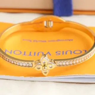 Louis Vuitton سوار كريستال بيڤي ذهبي شفاف