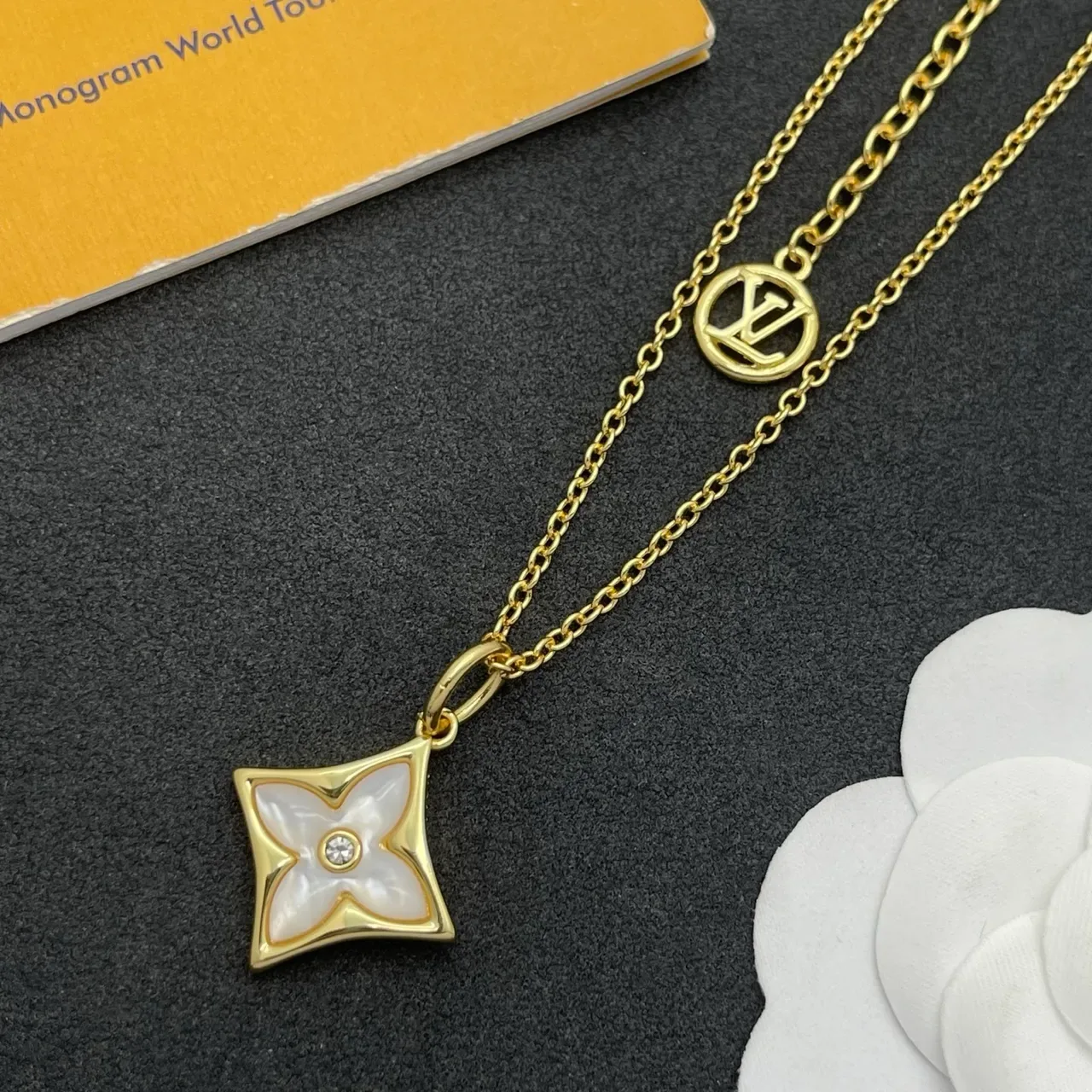 Louis Vuitton 黄金 白色 分层链 四叶形吊坠 项链 7
