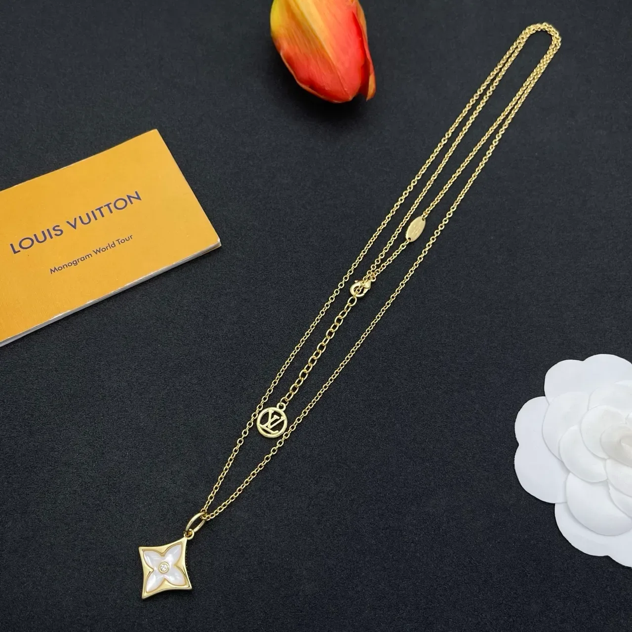 Louis Vuitton 黄金 白色 分层链 四叶形吊坠 项链 8