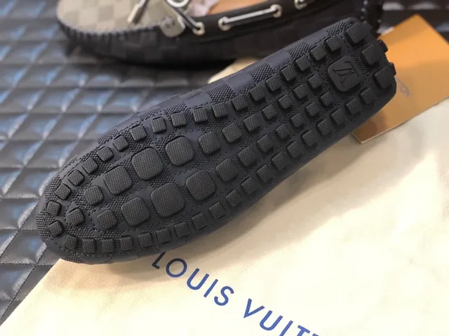 Louis Vuitton Mocassins Gris Damier à Nœud 5