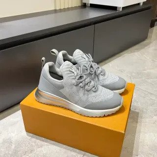 Louis Vuitton Sneakers Lifestyle Upper Gris Blanco Tricot Midsole Escultado