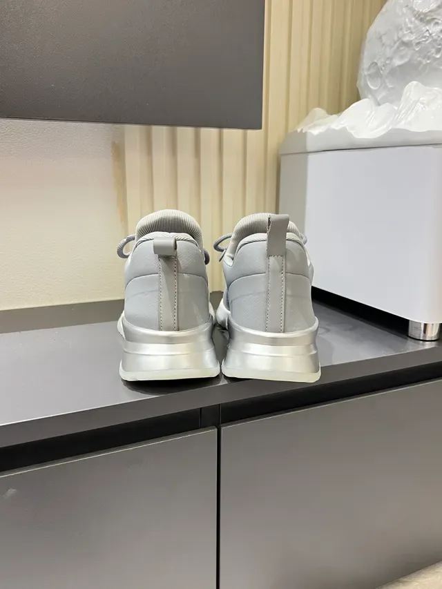 Louis Vuitton Gray White Knit Upper Sculpted Midsole Lifestyle Sneakers 2