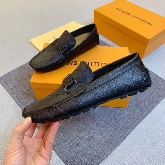 Louis Vuitton Mocasín Negro Acolchado con Costura de Diamante Cuero Metal Hebilla LV Mocasín 2