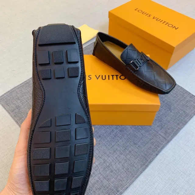Louis Vuitton Mocasín Negro Acolchado con Costura de Diamante Cuero Metal Hebilla LV Mocasín 3
