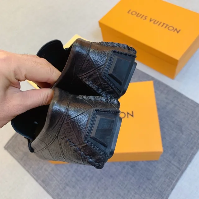 Louis Vuitton Mocasín Negro Acolchado con Costura de Diamante Cuero Metal Hebilla LV Mocasín 5