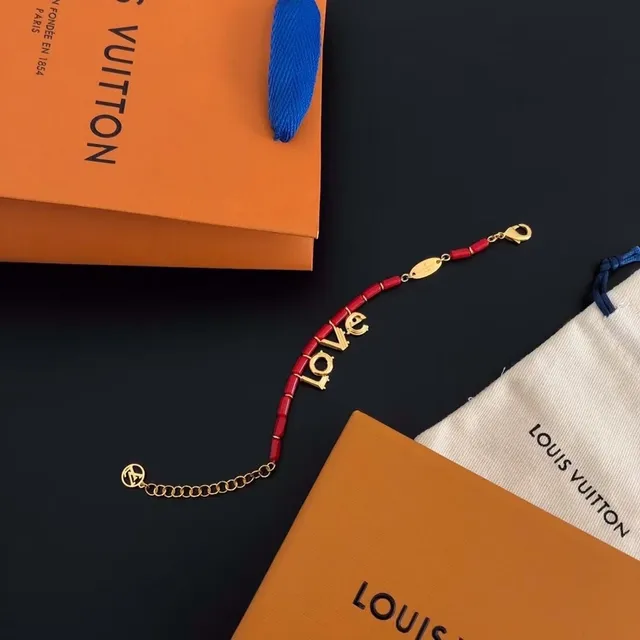 Louis Vuitton LOVE सلسलة خرز أحمر ذهبي اللون 3