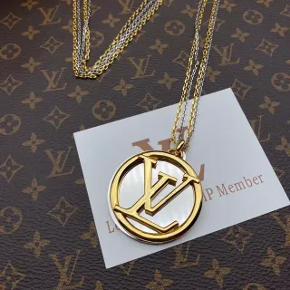 Colar Louis Vuitton LV com pendentif circular em tons dourado e prata