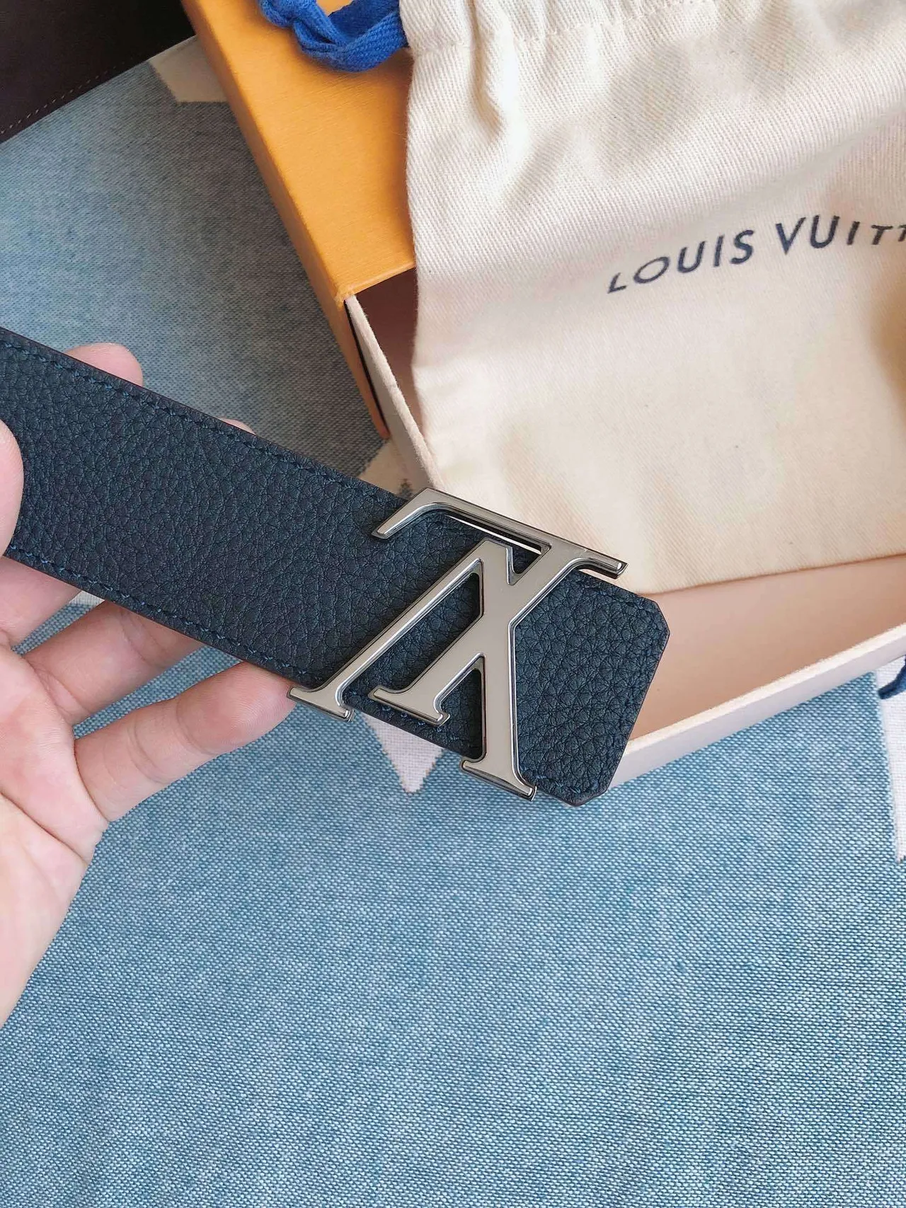 Louis Vuitton LV Initiales Blue Pebbled Leather Belt 7