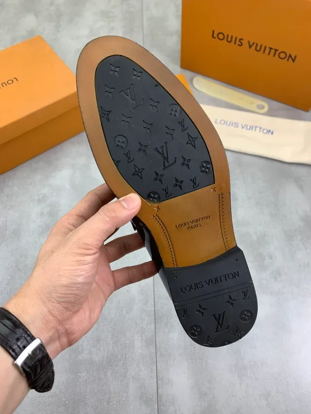Louis Vuitton LV Loafer Noir Cuir Patenté 2