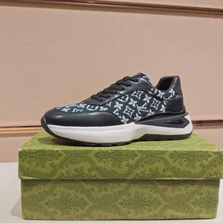 Louis Vuitton LV Trainer Negro Marino Monogrammed Textile Cuero Liso Superposiciones Sneakers Lifestyle