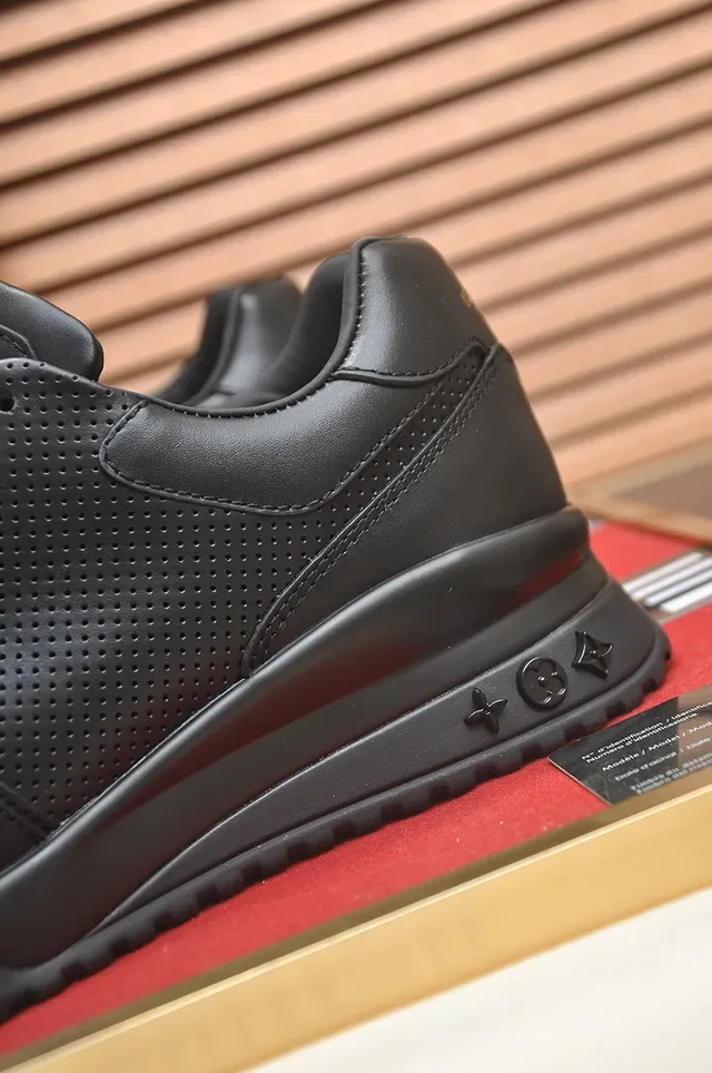 Louis Vuitton LV Trainer أسود جلد مثقب علوة سول مطاط منحوت حذاء نمط حياة 2