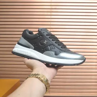 Louis Vuitton LV Trainer Tênis Lifestyle Preto Prata Monogram Couro Acentos Metálicos