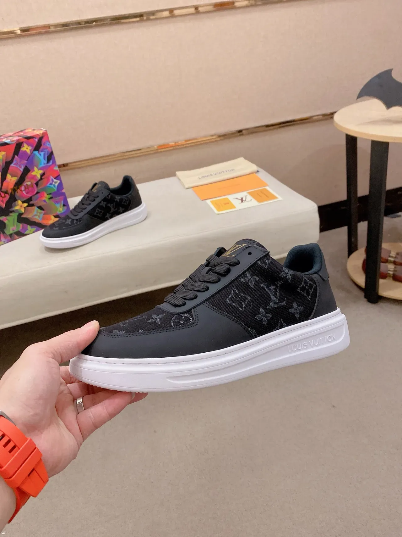लुई विटन LV Trainer काला सफेद Monogram कैनवास ऊपरी लेदर ओवरलेस लाइफस्टाइल स्नीकर 3