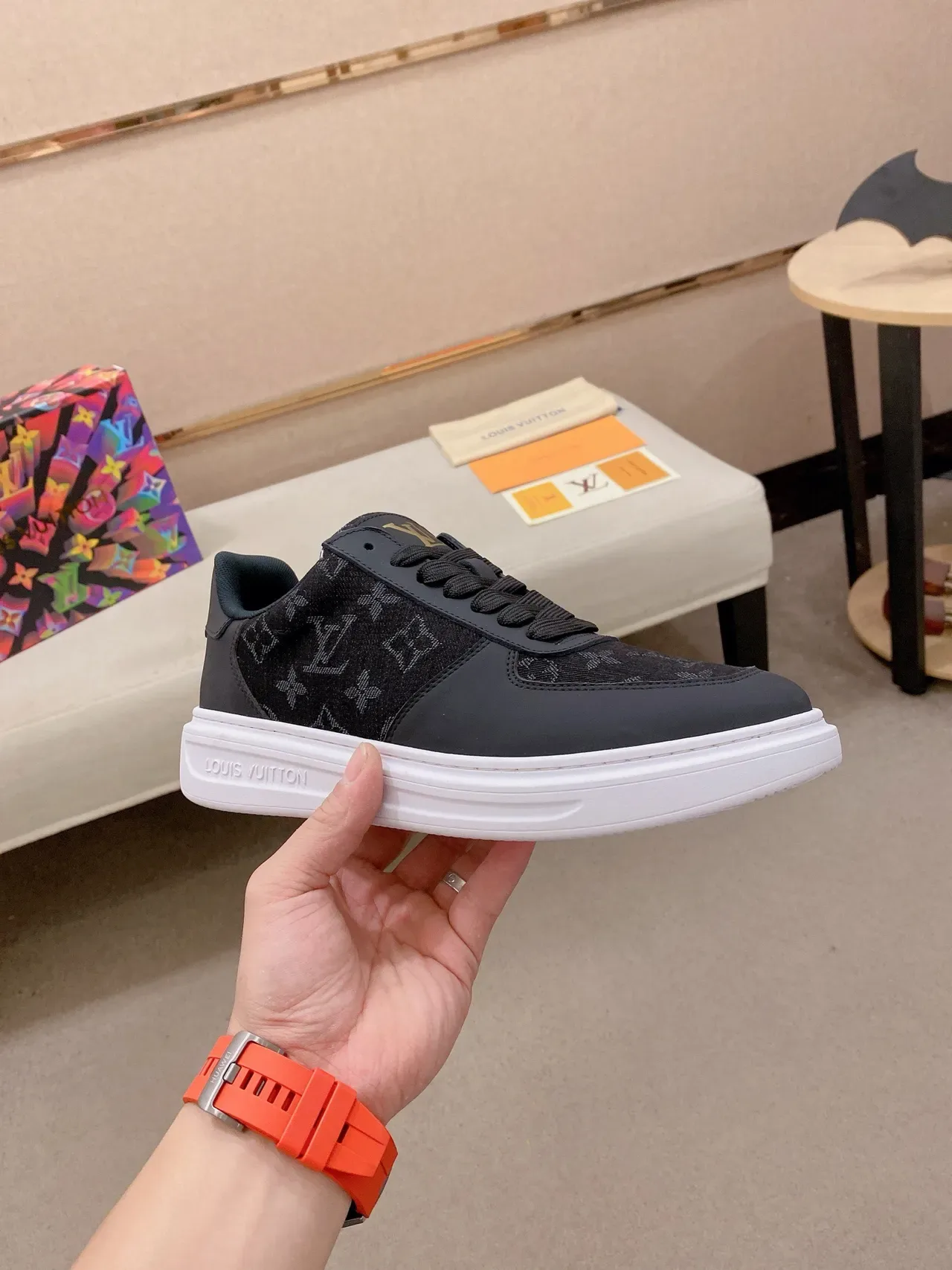 लुई विटन LV Trainer काला सफेद Monogram कैनवास ऊपरी लेदर ओवरलेस लाइफस्टाइल स्नीकर 4