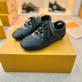 Louis Vuitton LV Trainer Zapatillas Lifestyle Negros de Cuero Trenzado Superior Silueta Low-Top