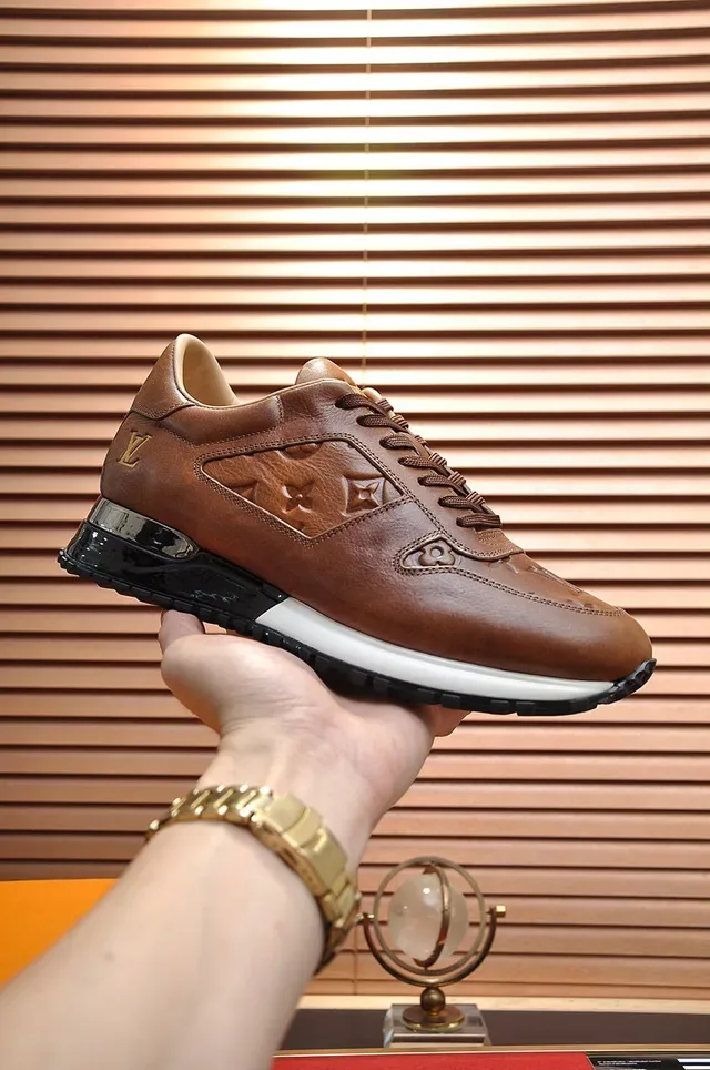 لويس فيتون LV Trainer بني بيج مونوغرام مطرز جلد الجريل الكامل أحذية رياضية أسلوب حياة 9