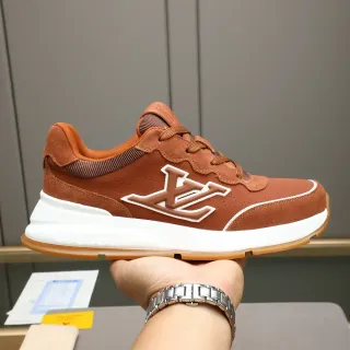 Louis Vuitton LV Trainer Zapatillas Lifestyle Marrones Blancas Ante Superior Perforado Oversized Monogram Logo