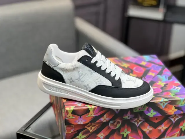 Louis Vuitton LV Trainer Monogram Canvas এবং কালো চামড়া লাইফস্টাইল স্নিকার 9