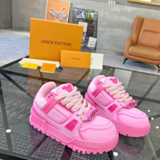 Louis Vuitton LV Trainer Tênis lifestyle rosa branco sola plataforma grossa detalhe de tiras em camadas