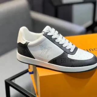Louis Vuitton LV Trainer Tênis Lifestyle Low-Top Branco e Preto de Material Misto