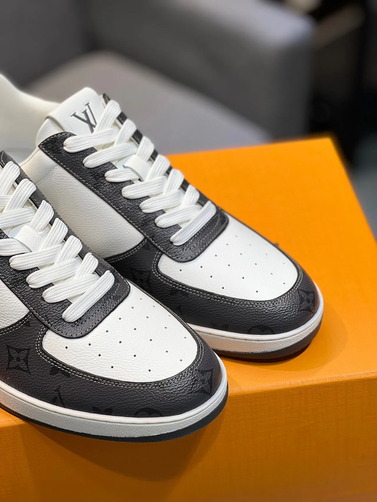Louis Vuitton LV Trainer White Black Low-Top Mixed-Material Lifestyle Sneakers 9