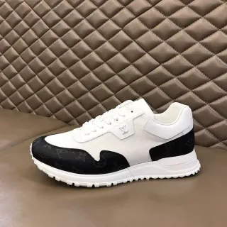 Louis Vuitton LV Trainer Branco Preto Monogram Couro Superposições Malha Superior Tênis Estilo de Vida