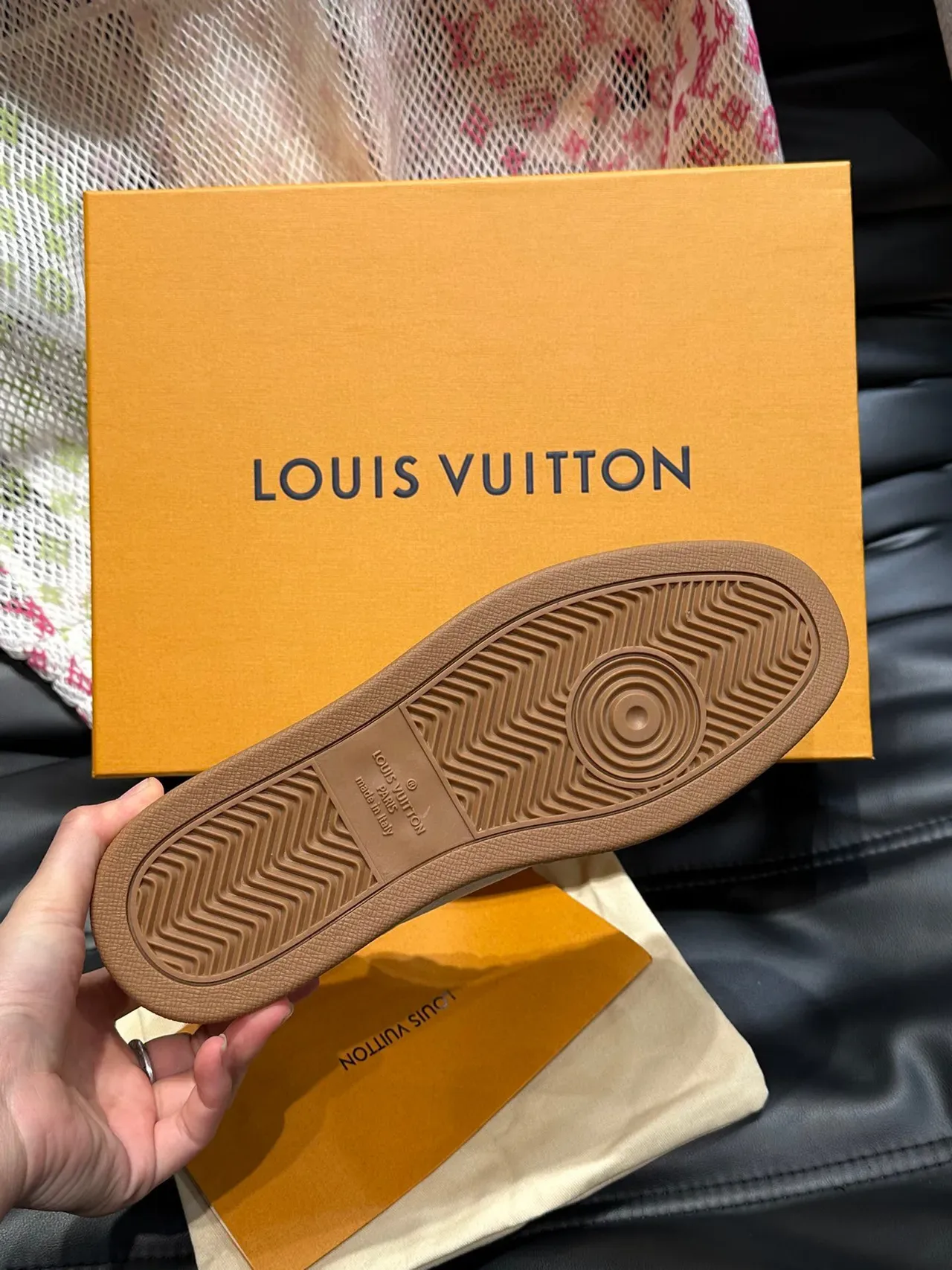 لويس فيتون LV Trainer أحذية رياضية أسلوب حياة أبيض وبني جلد مثقب لوحات كانفاس مونوغرام 9