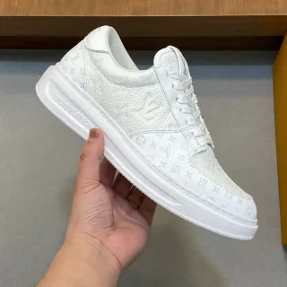 Louis Vuitton LV Entrenador Blanco Monograma Cuero Textura Embossada Sneakers Lifestyle