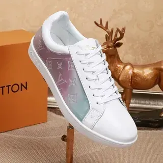 Louis Vuitton LV Trainer 白色多色皮革鞋面虹彩印花侧面板生活方式运动鞋