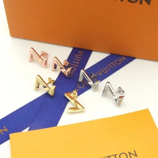 أقراط Louis Vuitton LV Volt هندسي زجزاج