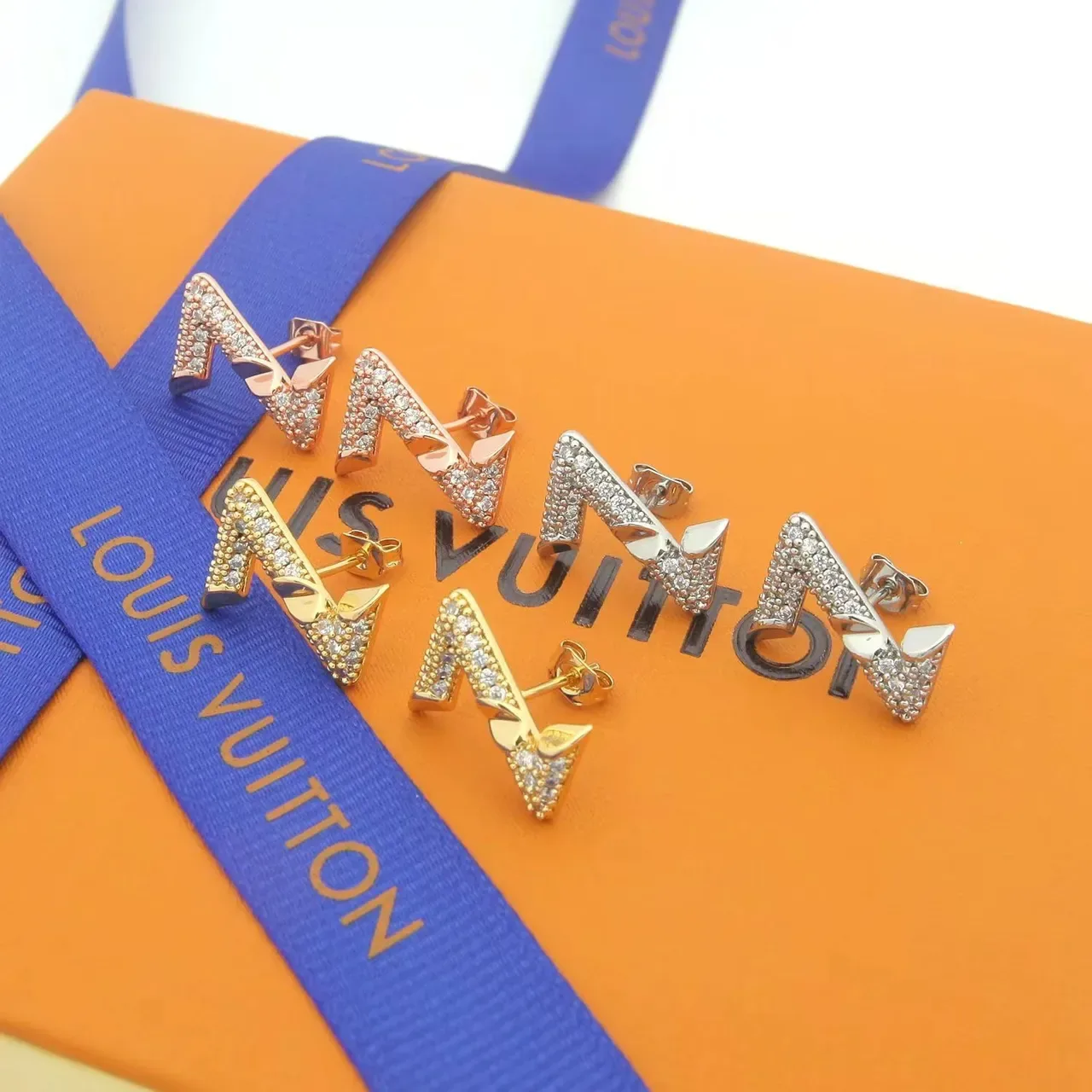 Louis Vuitton LV Volt Geometric Zigzag Stud Earrings 4