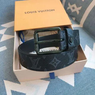 Louis Vuitton Monogram काली ग्रे टेक्सचर्ड लेदर बेल्ट
