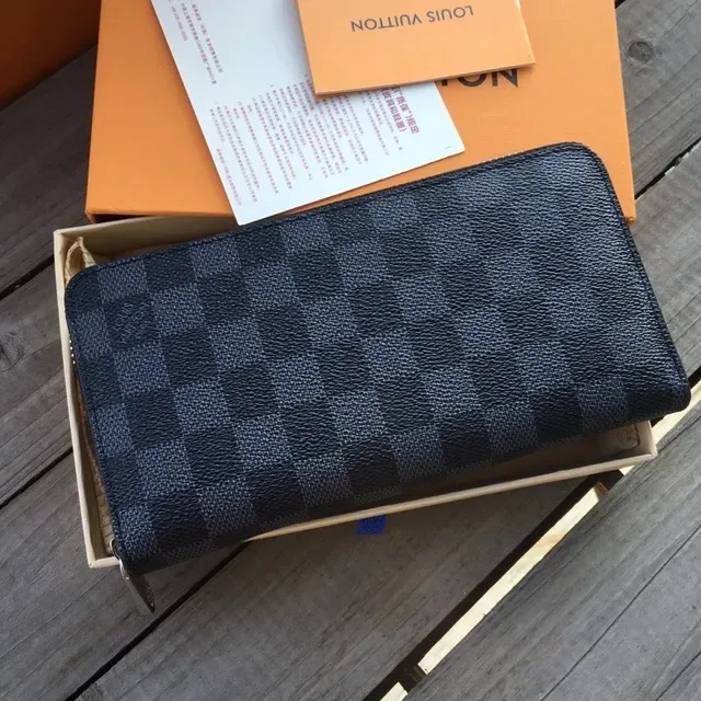 Louis Vuitton Monogram Canvas Zip-Around Long Wallet 22