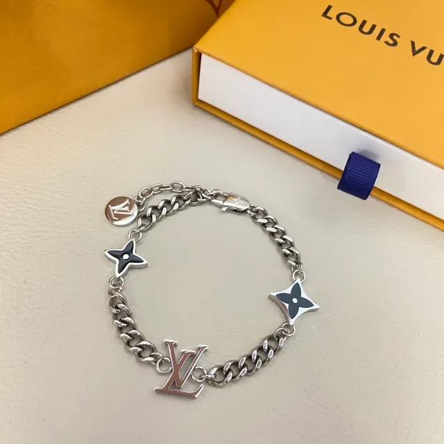Louis Vuitton Monogram Chain Silver Black Chunky Curb Enamel-Charm Embellished Necklace 5