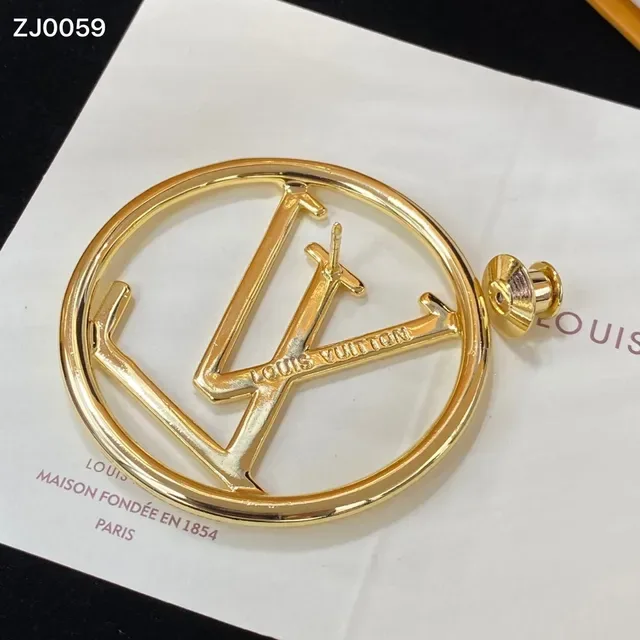 Louis Vuitton Monogram Broche Circulaire en Or Métal Poli 6