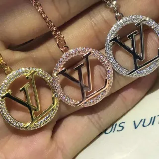 Louis Vuitton Monograma Cristal Colar Pendente Circular Bisel Ouro e Prata