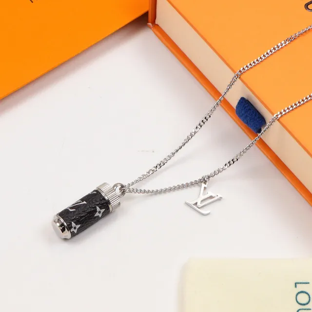 Louis Vuitton Monogram collier pendentif cylindrique 4