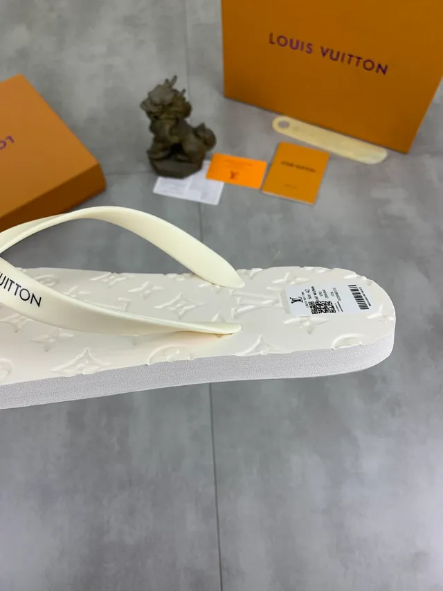Louis Vuitton Monogram-Embossed Thong Slippers 5