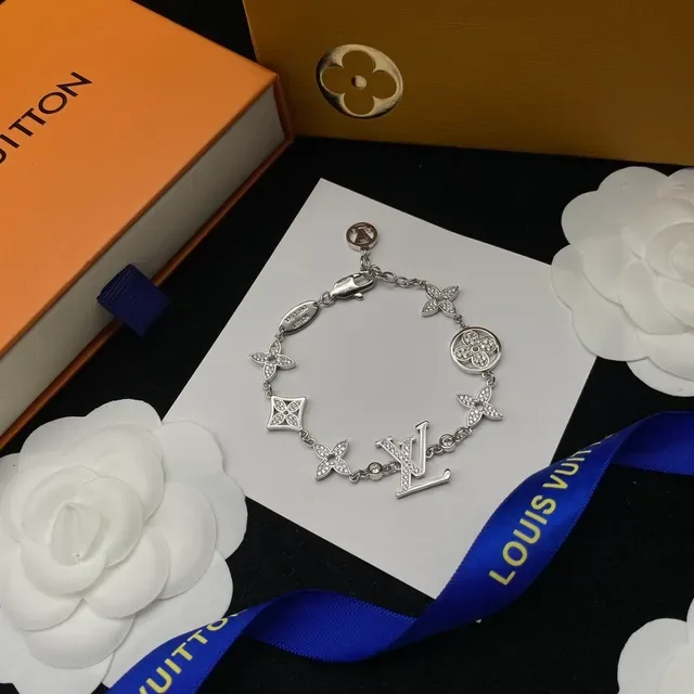 Louis Vuitton Monogram Flower Charm pulseira de cristal tom prata 5