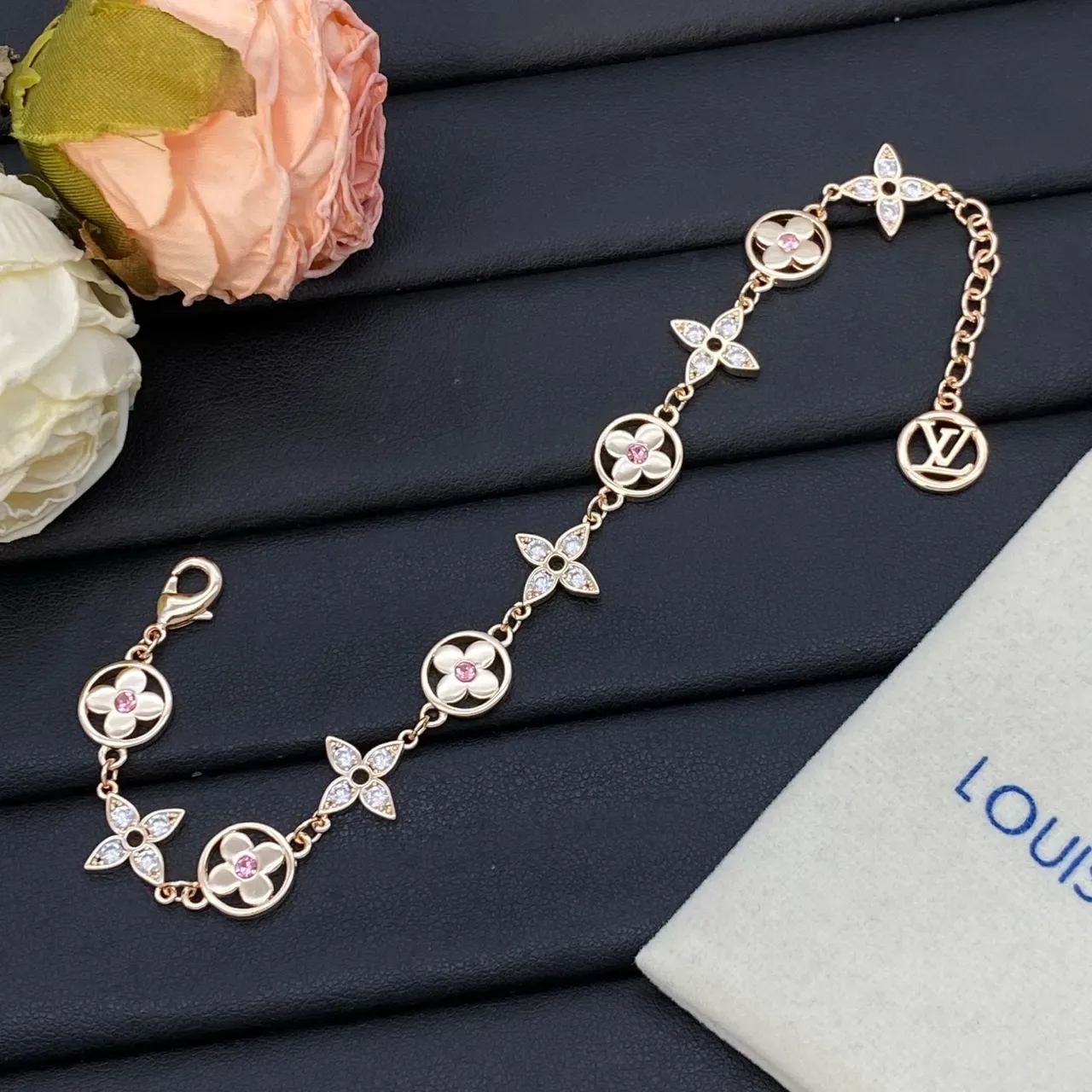 Louis Vuitton Monogram Flowers Floral-Link esmalte y gemas pulseras 3