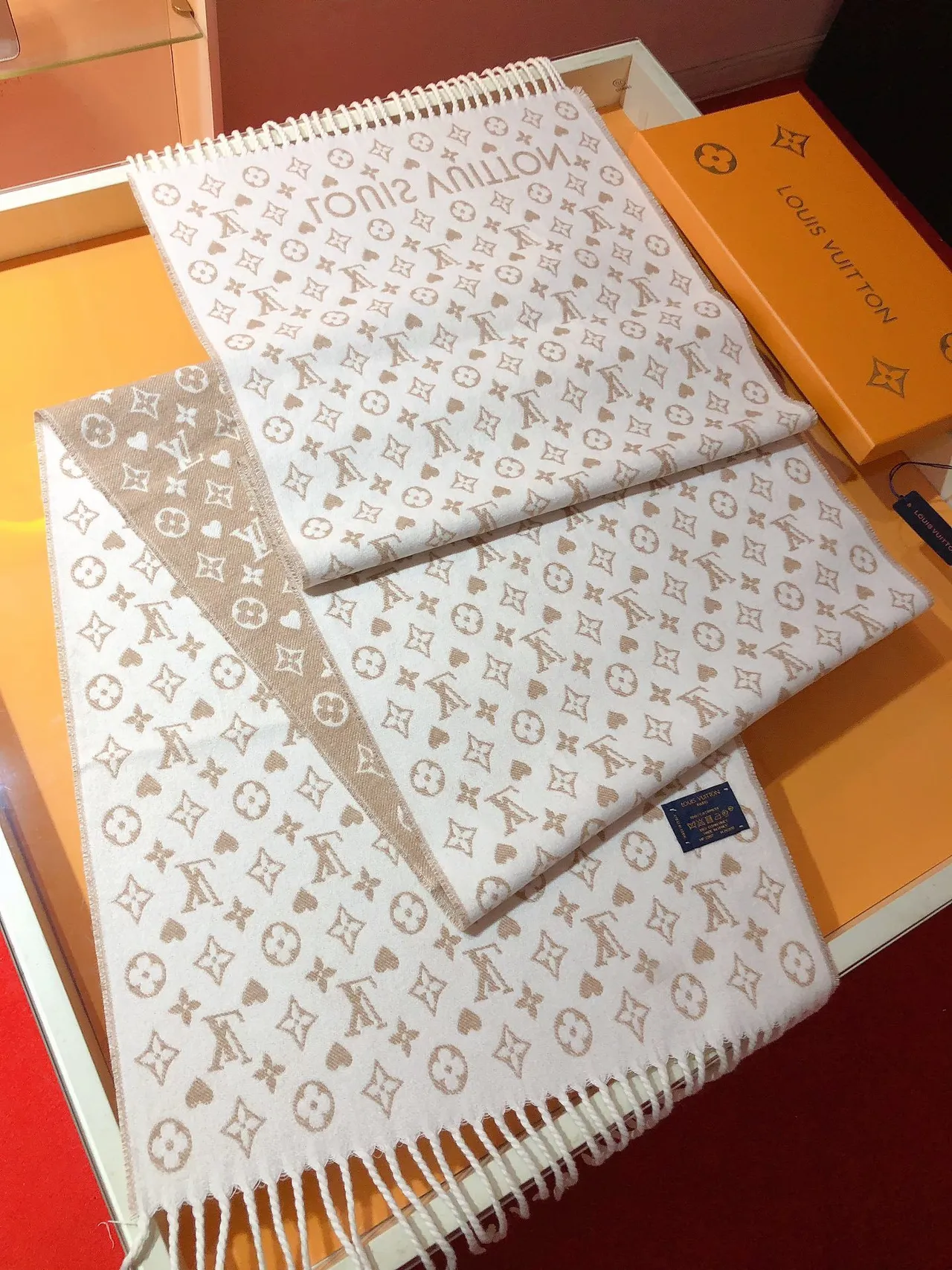 Louis Vuitton Monogram Print Reversible Cashmere 围巾 7