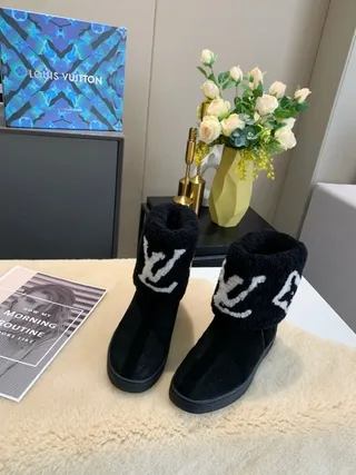 Botines Louis Vuitton Monogram noir et blanc avec manchette brodée 8