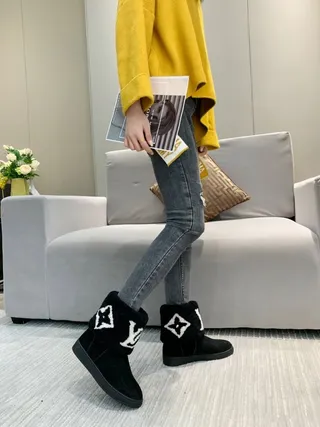Botines Louis Vuitton Monogram noir et blanc avec manchette brodée 9