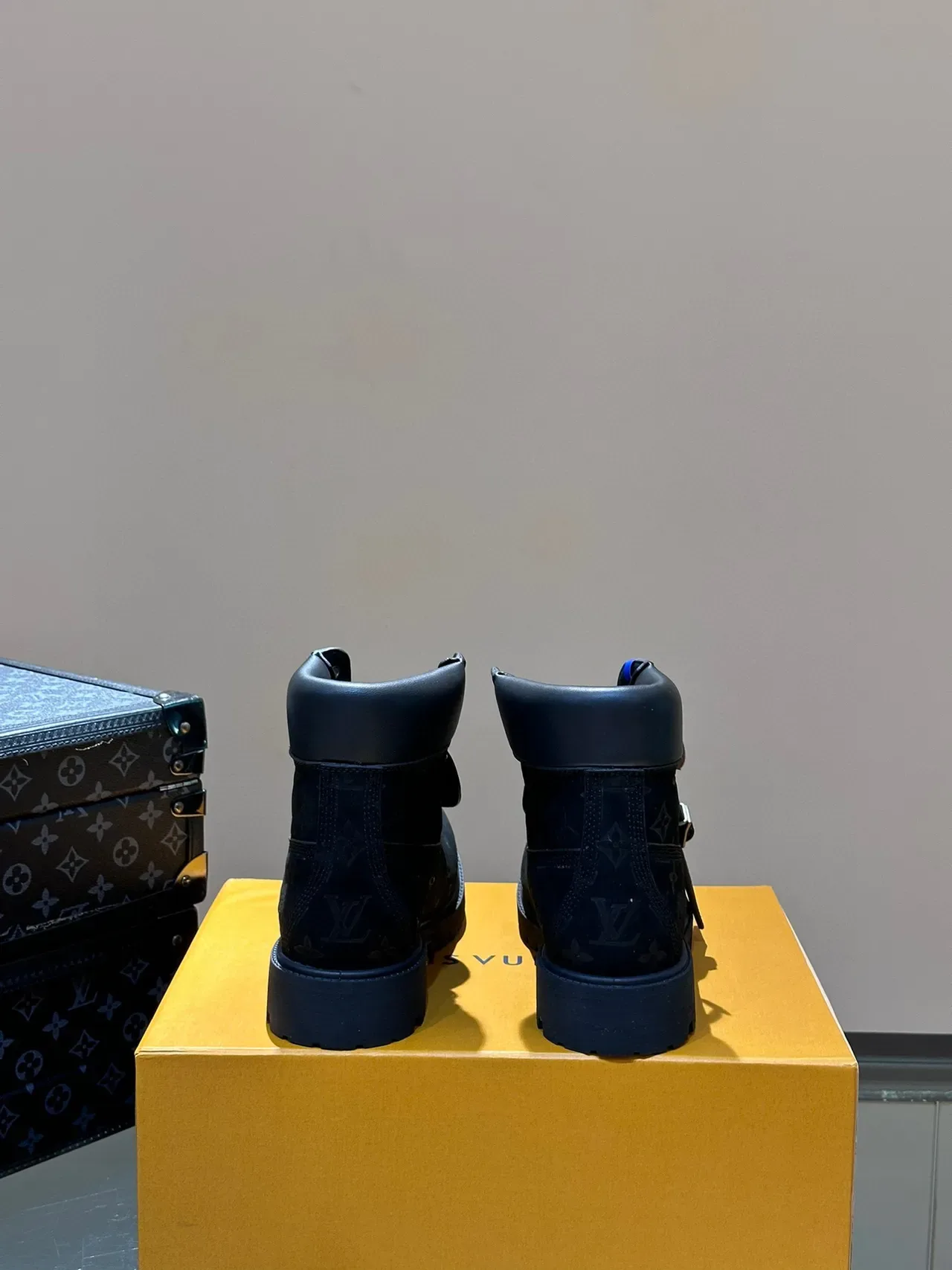 Botas de Trabajo Louis Vuitton Monogram Suede 4