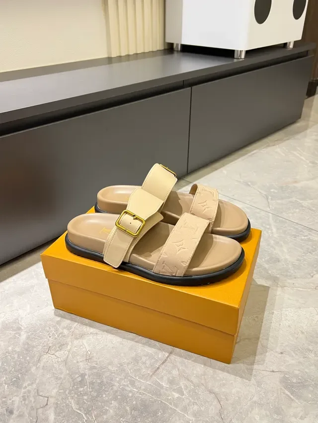Louis Vuitton Monogram Sandales à Deux Brides Casual 13