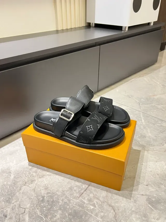 Louis Vuitton Monogram Sandales à Deux Brides Casual 17