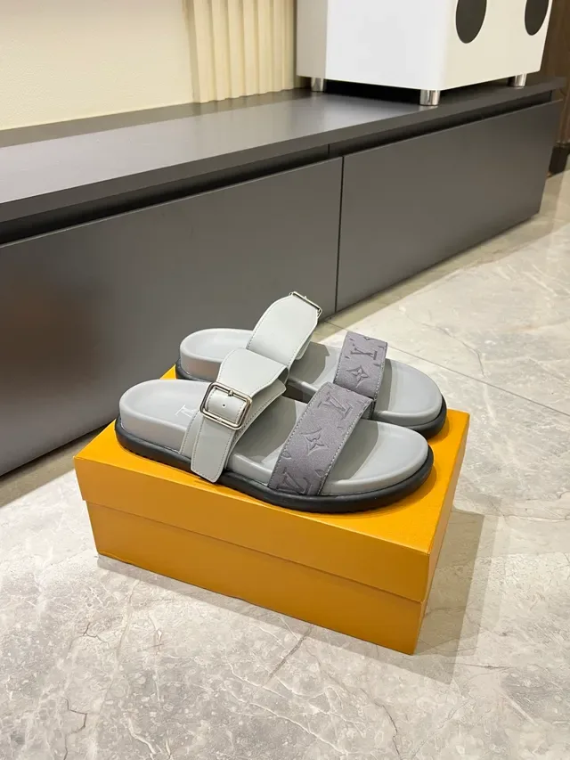 Louis Vuitton Monogram Sandales à Deux Brides Casual 18