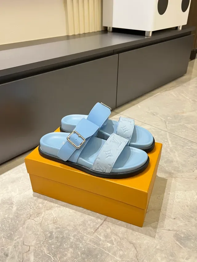 Louis Vuitton Monogram Sandales à Deux Brides Casual 21