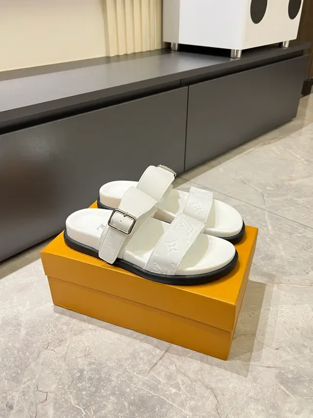 Louis Vuitton Monogram Sandales à Deux Brides Casual 22