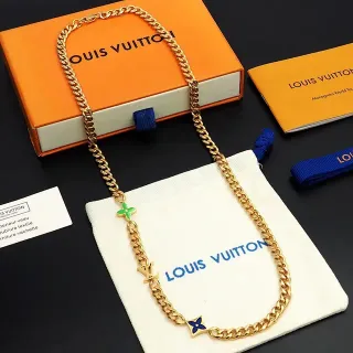 Colar Corrente de Ouro Charm Esmalte Monogram World Tour Louis Vuitton